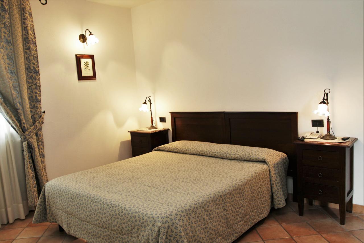 Hotel Il Ghiro Овиндоли Экстерьер фото