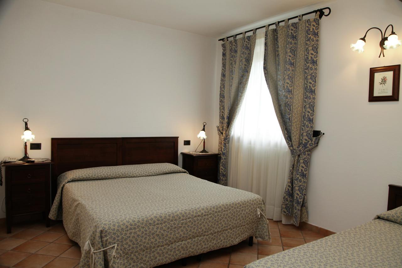 Hotel Il Ghiro Овиндоли Экстерьер фото