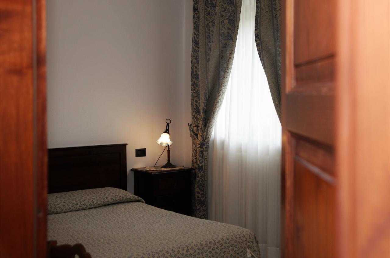 Hotel Il Ghiro Овиндоли Экстерьер фото